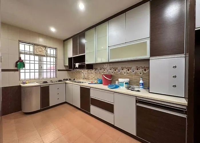 Muslim Suite Home @ Airport Bayan Lepas Penang