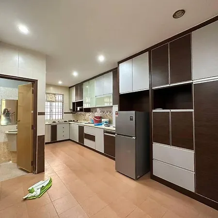 Muslim Suite Home @ Airport Bayan Lepas Penang Exterior photo