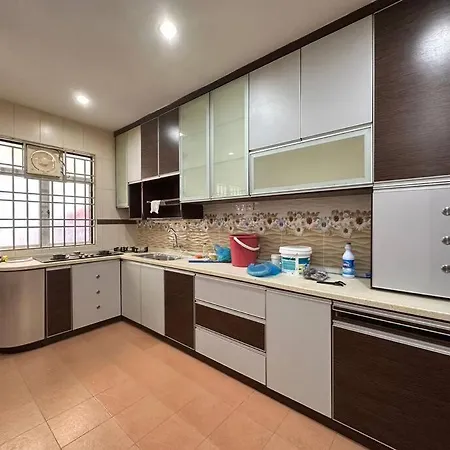 Muslim Suite Home @ Airport Bayan Lepas Penang Exterior photo