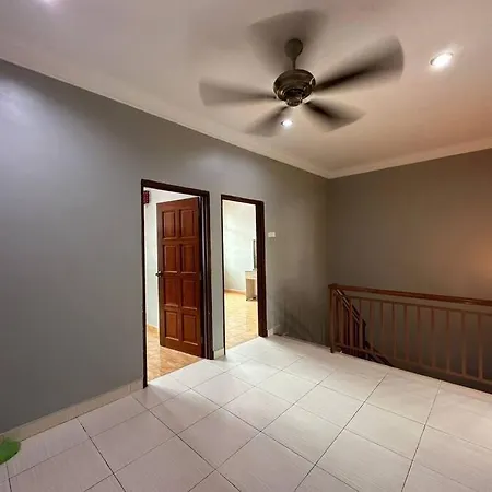 Muslim Suite Home @ Airport Bayan Lepas Penang Exterior photo
